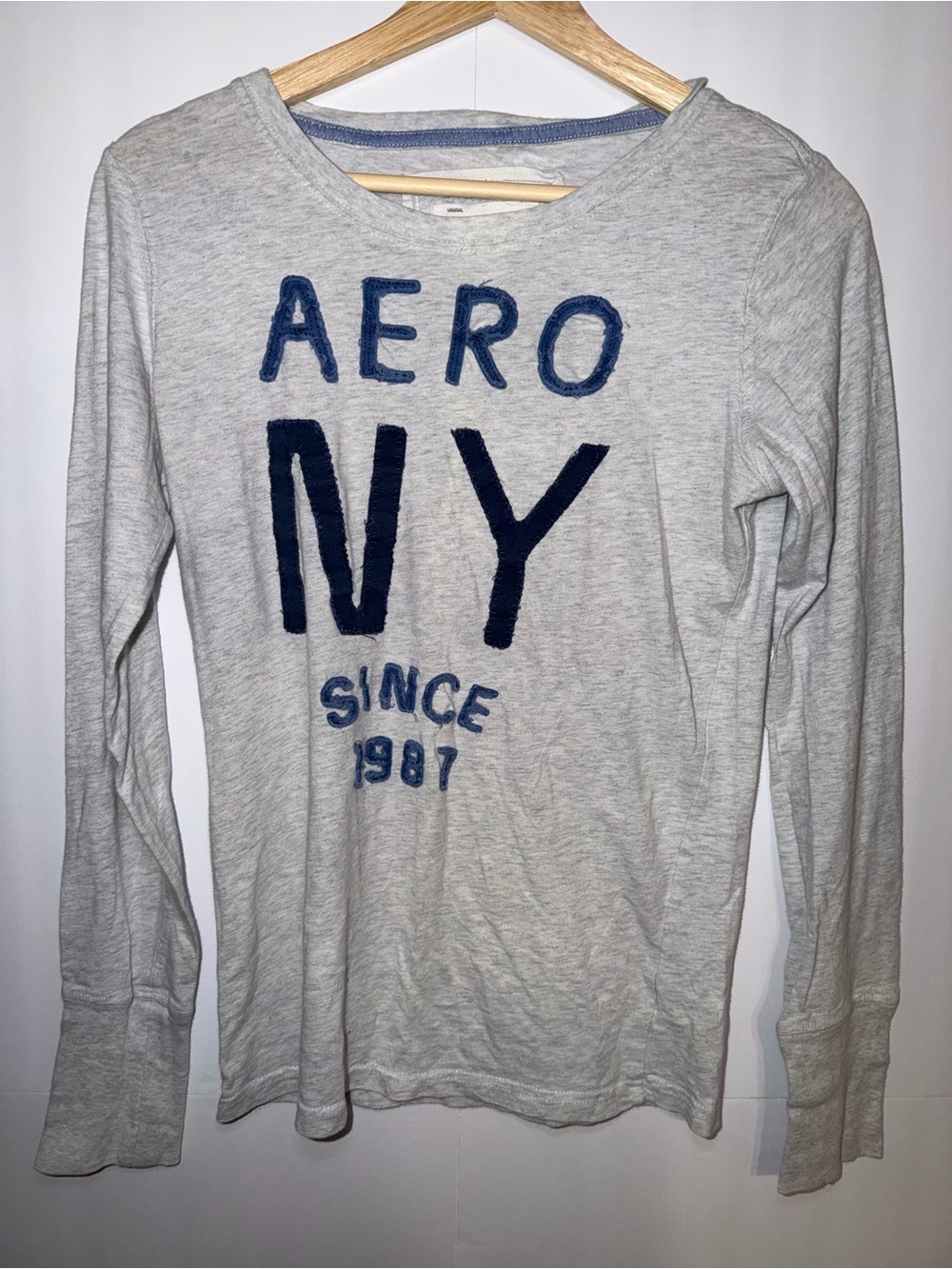 Aeropostale Light Gray Tee with Blue Trim
